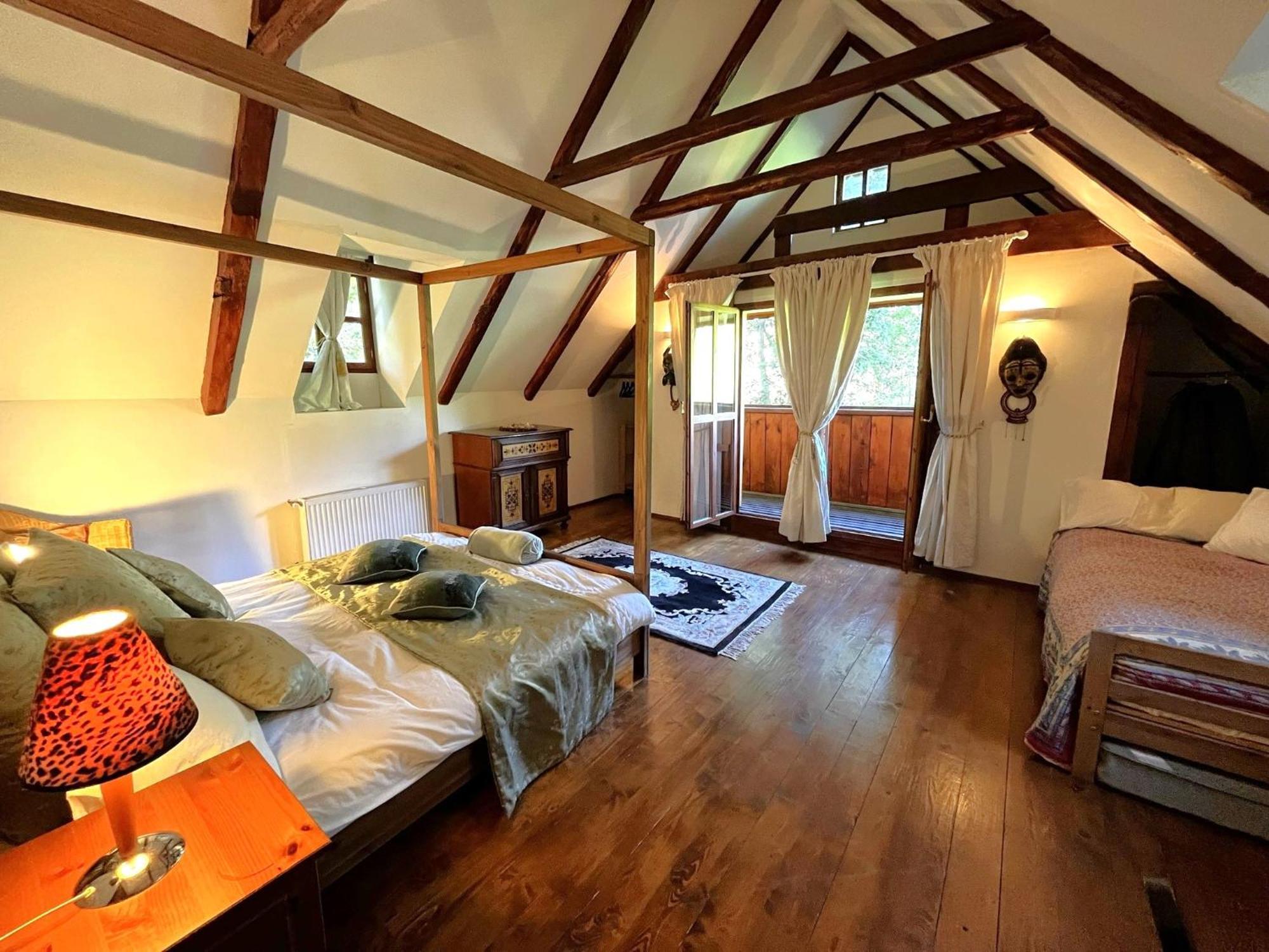 Dum U Dvou Lip / The Two Lime Trees Villa Javornik  Luaran gambar